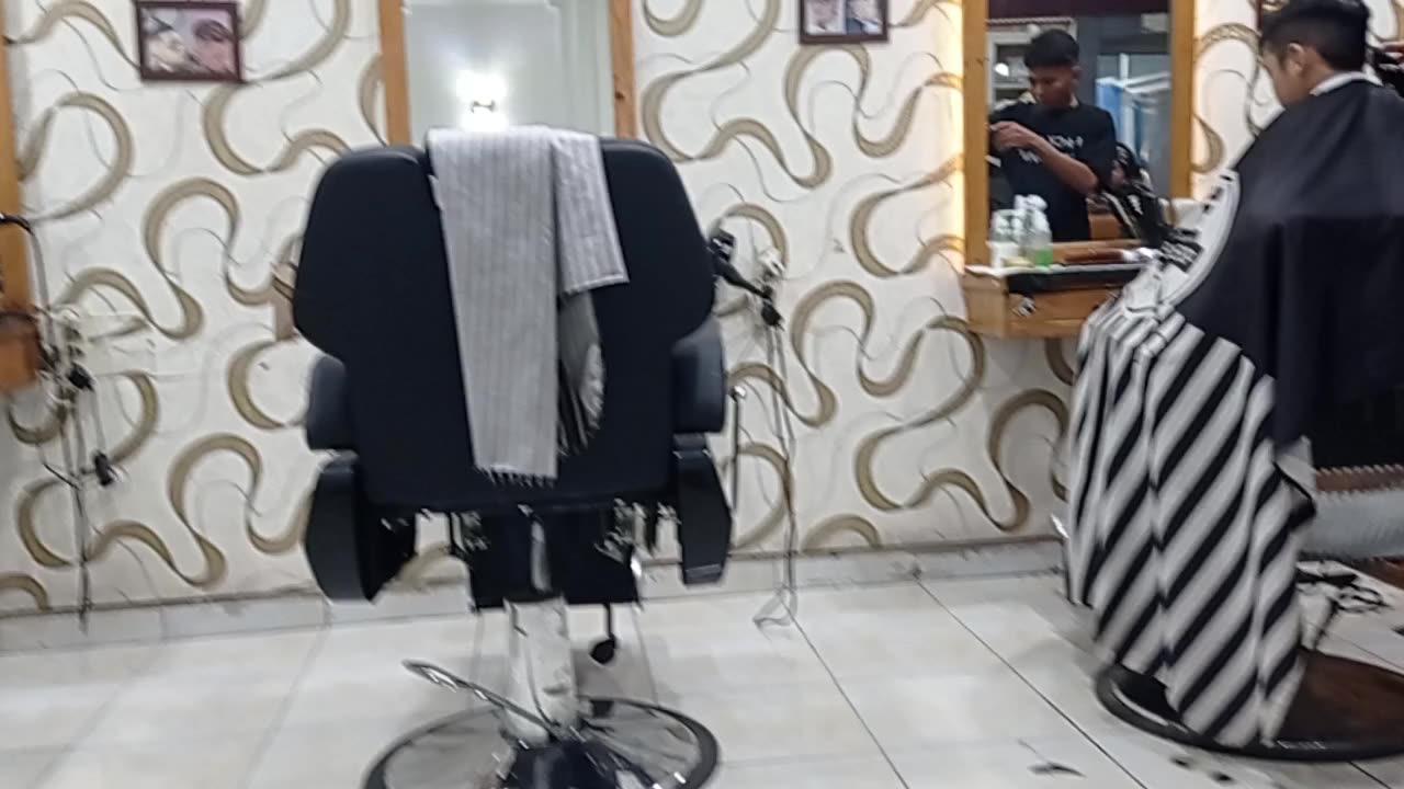 Relaxing Vibes at the Barber Shop | Fresh Haircut Experience"