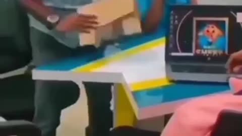 💡🎩 Abracadabra: Magic Trick Gone Wrong | FunFM