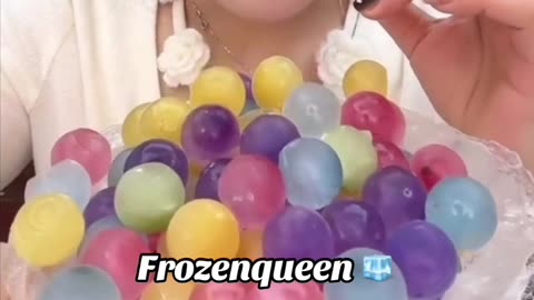 ASMR ICE EATING SO SATISFYING