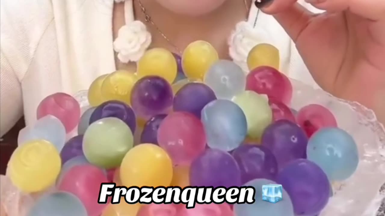 ASMR ICE EATING SO SATISFYING