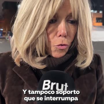 Brigitte Macron se disculpa por llamar a feministas "estúpidas p*rras"
