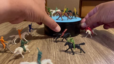 MINI COWBOYS AND INDIANS