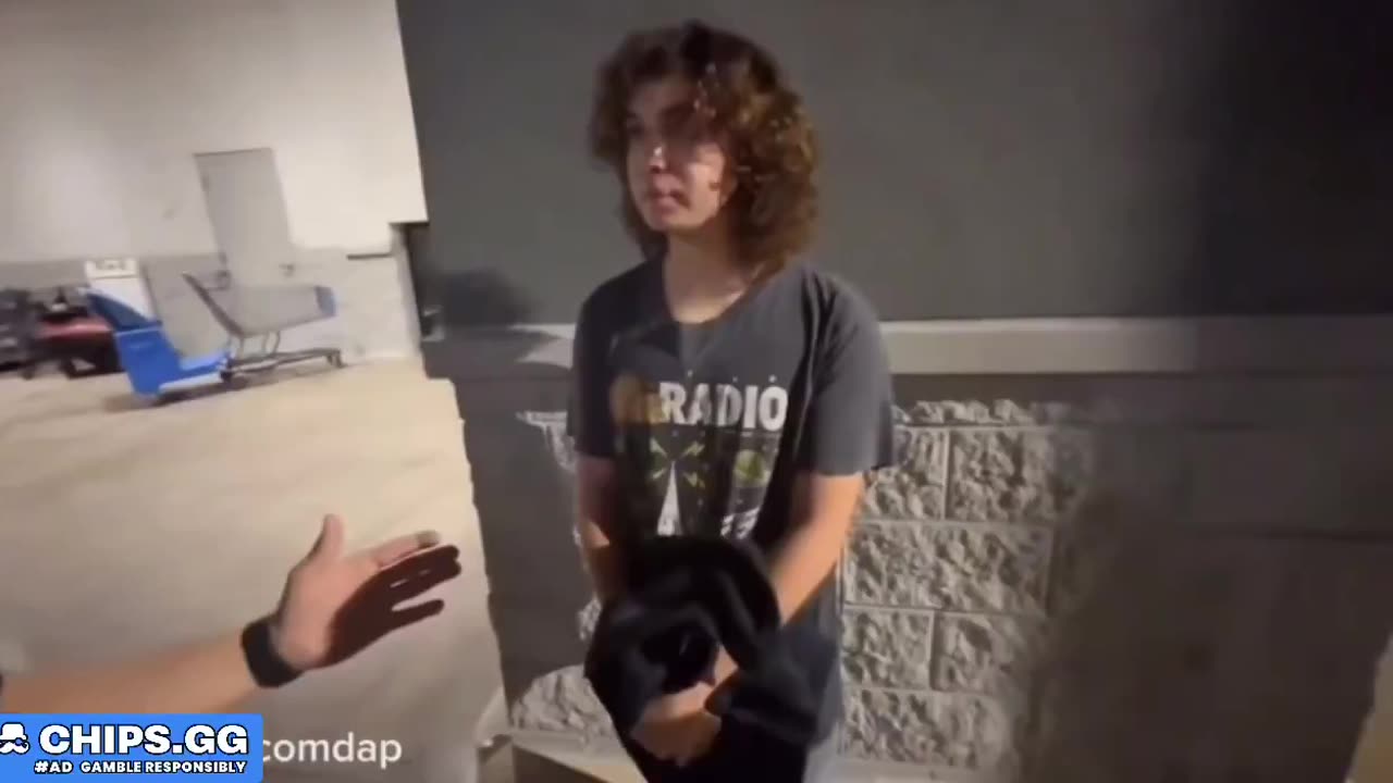 18 year old gets smacked for trying to meet a 16 year old