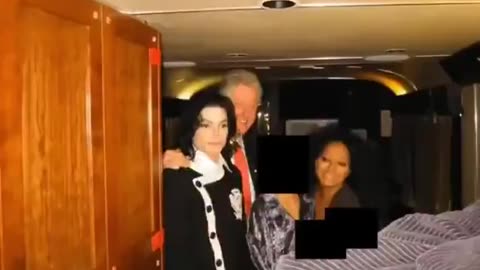 A small look into the life of Jeffrey Epstein and his ＂friends＂