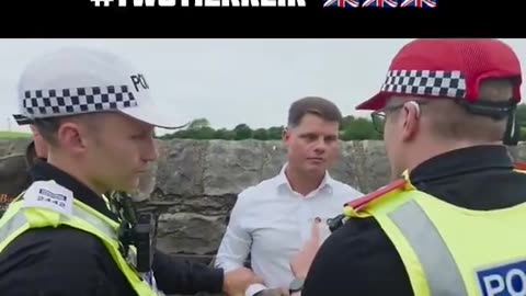 Patriot arrested at Lake District mosque demo for giving the Britain First victory sign