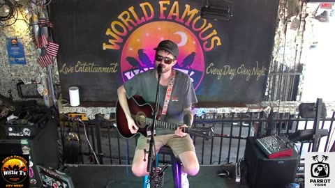 LIVE Music Everyday!