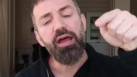 "Shpërthen" Elvis Pupa: S'më intereson mendimi juaj