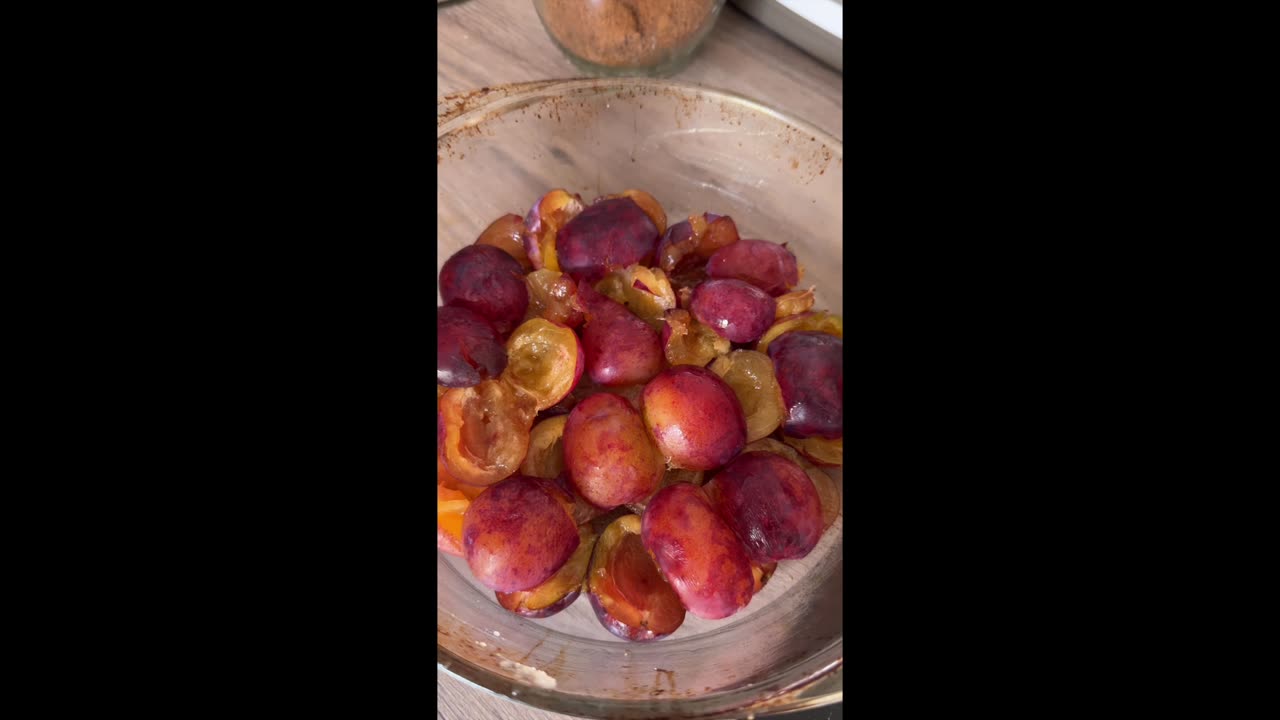 Švestkový koláč (tarte tatin)