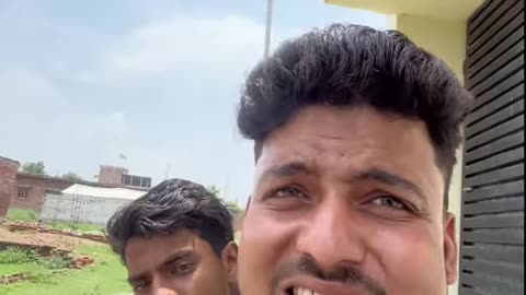 Dosti mai sab chlta hai😂