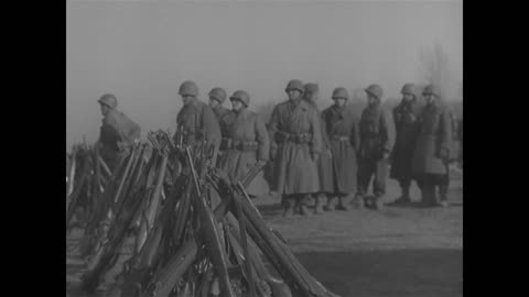 GEN DOUGLAS MAC ARTH... - GEN DOUGLAS MAC ARTHUS ARRIVING AT YONGPO AIRSTRIP AND EVAC - 111-adc-8582