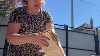 Ucranianas rompen libros de clásicos rusos