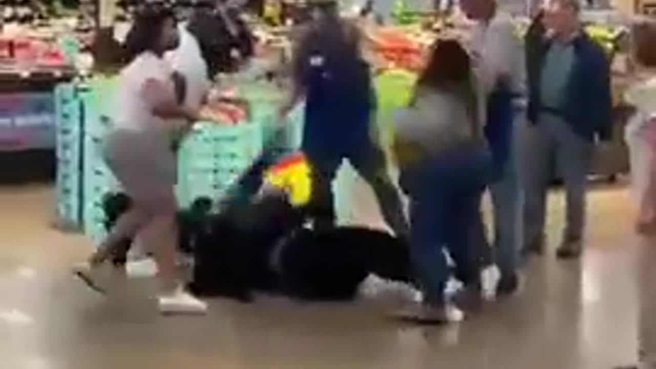 Four diverse women start fighting in a Tennessee grocery store