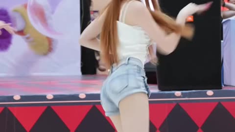 Korean girl sexy dancing in livestreaming 🩰l #BeutifulGirl