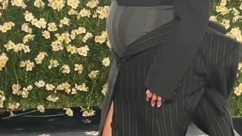 Pregnant Rihanna Debuts Baby Bump on 2025 Met Gala Red Carpet