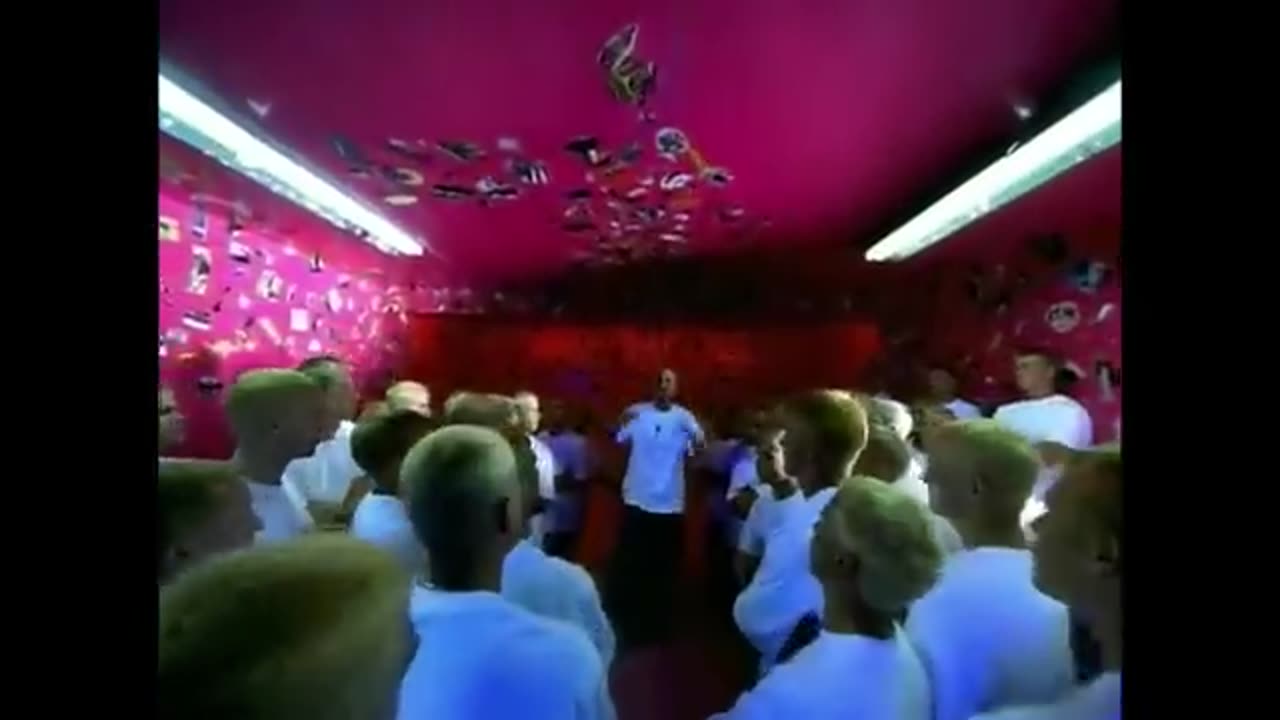 Eminem - The Real Slim Shady (Official Video - Clean Version)