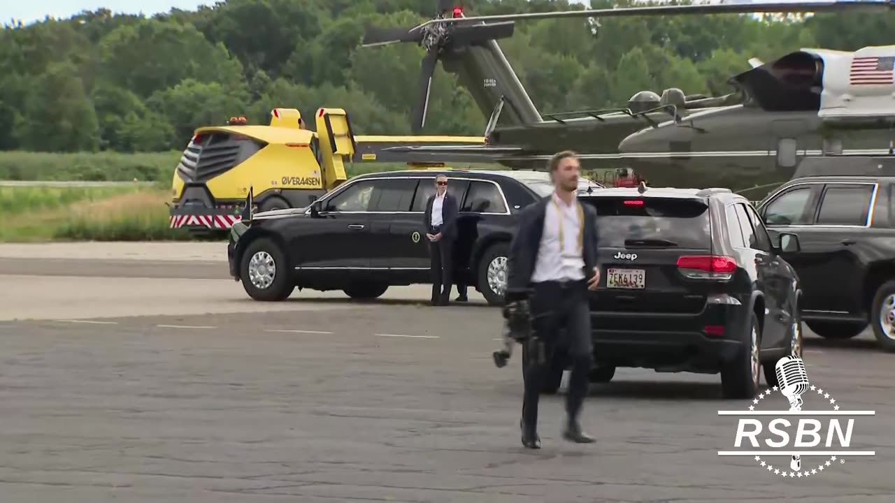 WATCH: Trump disembarks M1 at Teterboro Airport on his way to the FIFA Club World Cup. - 7/13/25