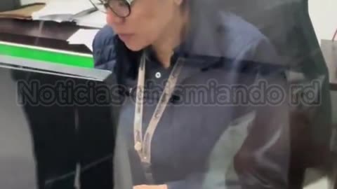 What do you think about this fight between a Colombian Immigration official?