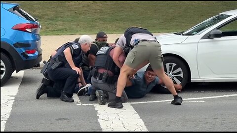 A Spanish-speaking man just tried to FLEE from federal agents and DC police after being pulled over