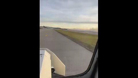 Video of UPS plane crashing in Louisville, Kentucky.Pt.1