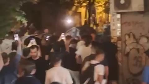 ‼️🇷🇸 A clash almost broke out between the police and protestors in Belgrade