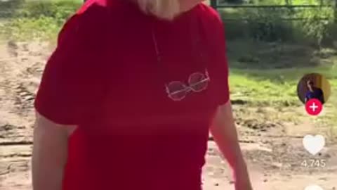 Based woman blocks road with her truck and calls ICE on dozens of dump truck drivers
