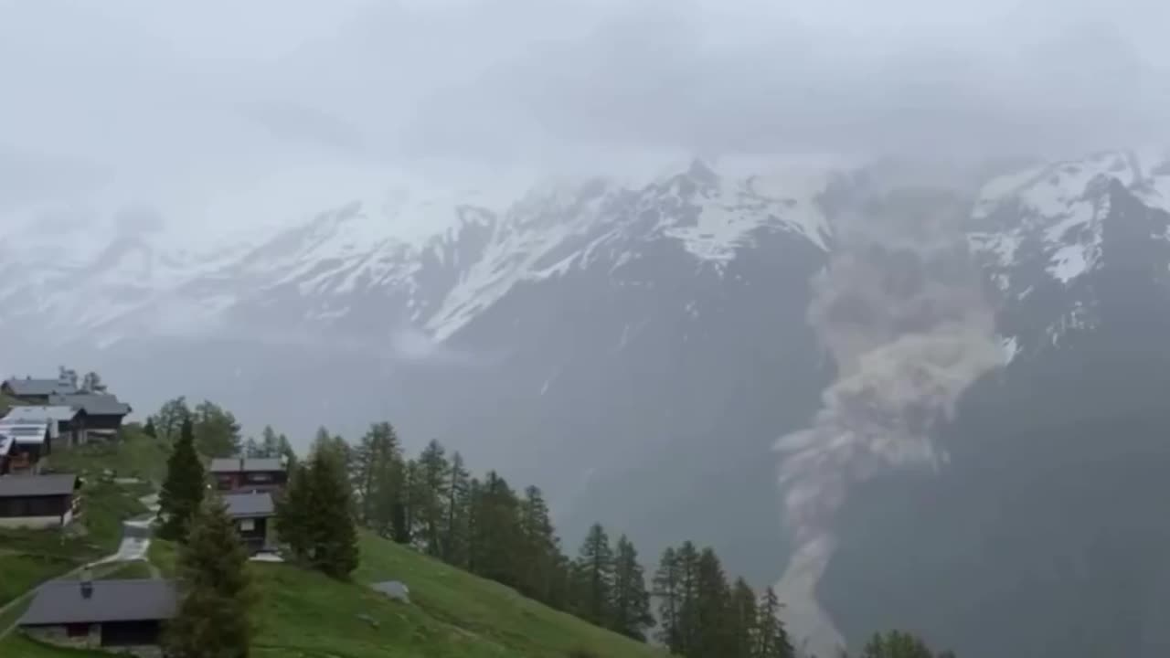 A massive chunk of the Birch glacier broke off Swiss village