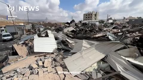 “Israeli” forces partially demolish vegetable market south of Nablus