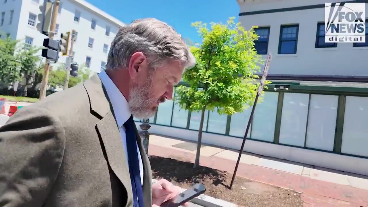 Massie angry at fox reporter "you like gay porn"?