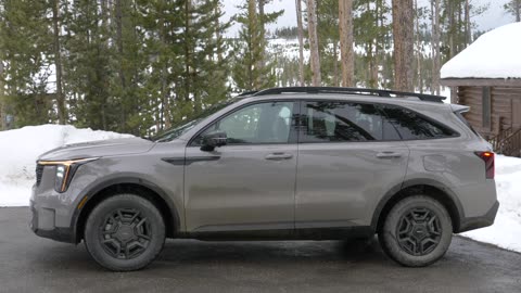 2025 Kia Sorento: 3-Row SUV with AWD