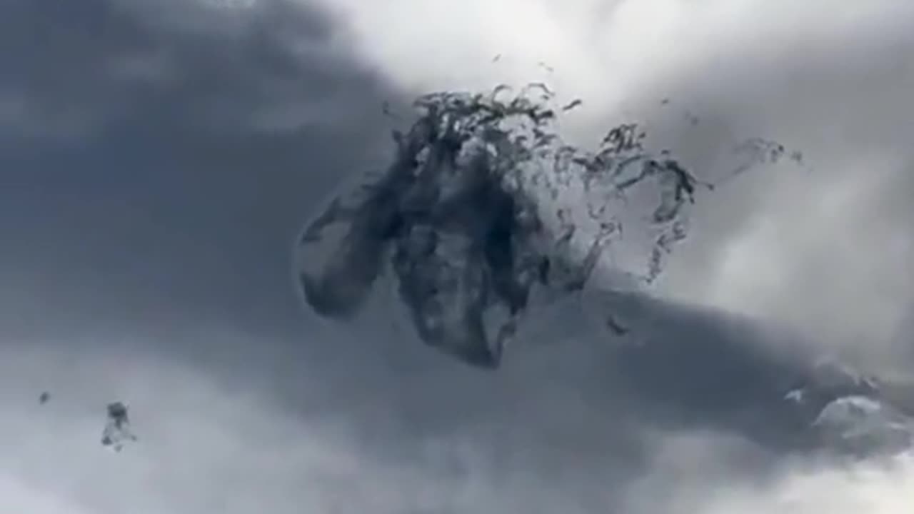 😱👻 What is This?! | TheHauntingHour