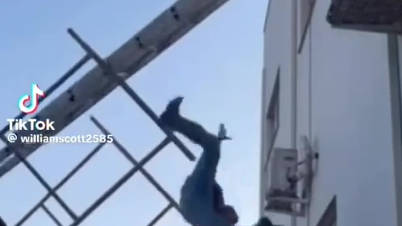 😂💡 Gitr Dun Boy's Epic Fail! | FunFM