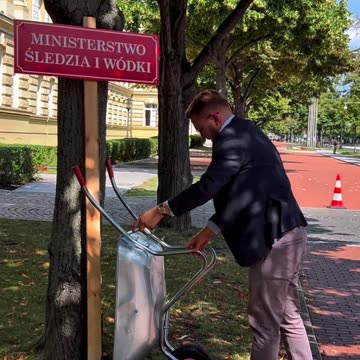 Tobiasz Bocheński Śledź i wódka w nowym ministerstwie Tuska 🤯