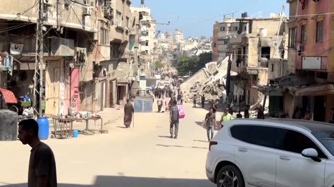 Israeli fire kills Gazans waiting for aid, medics say