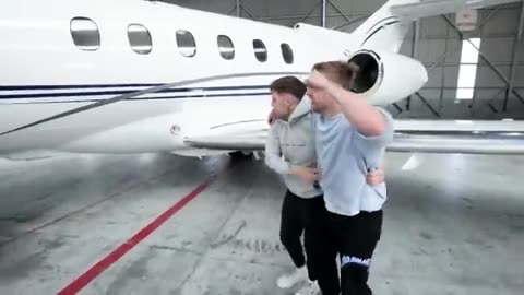 Challenge Last Me Jo Haath Hatayega Vo Jitega Ye Private Jet!