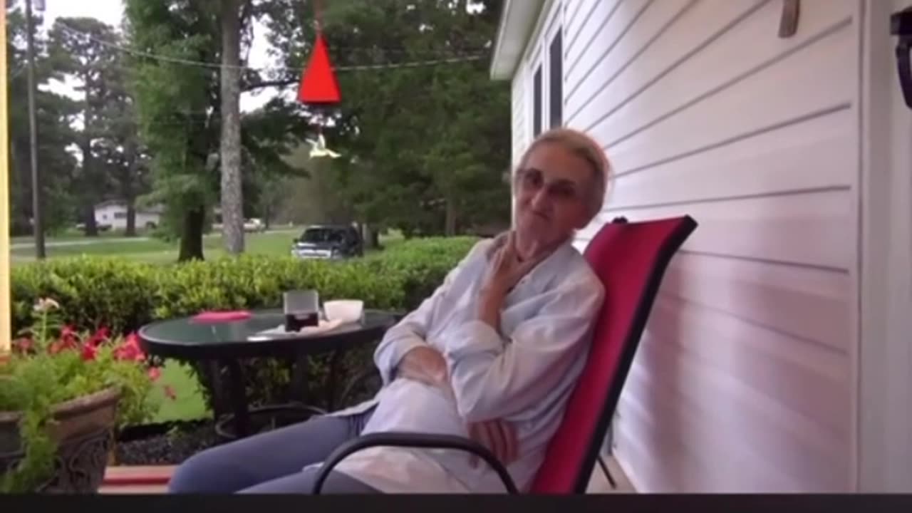 Elvis Presley - visited Lura Mitchell in her home