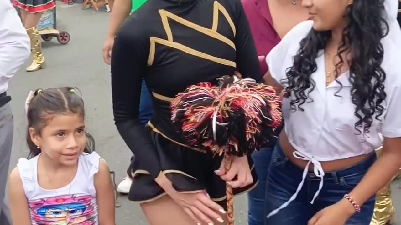 🎉✨bastoneras mora