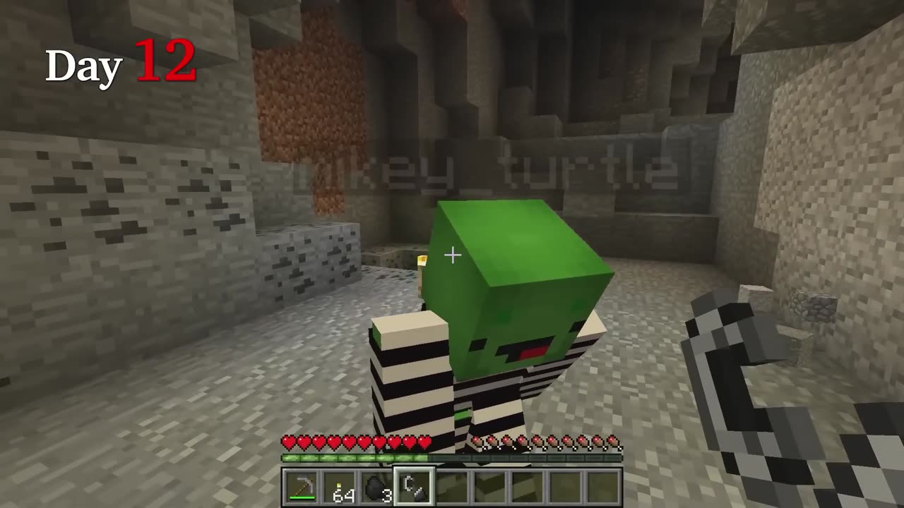 Escaping from a 100 DAYS PRISON in Minecraft!