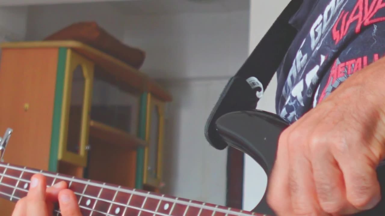 Rock bands without a bass player