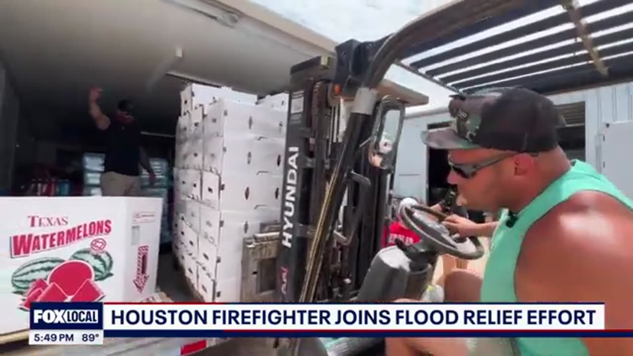 Houston firefighter gathers donations for flood victims