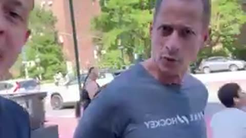 Former Congressman Pedophile Anthony Weiner Caught Walking his Dog, Clinton Body Count, Pizza Gate