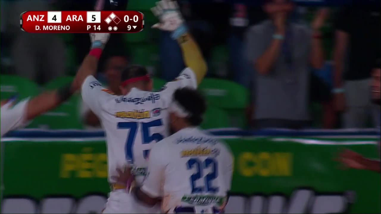 Alberth Martínez terreneó a Caribes