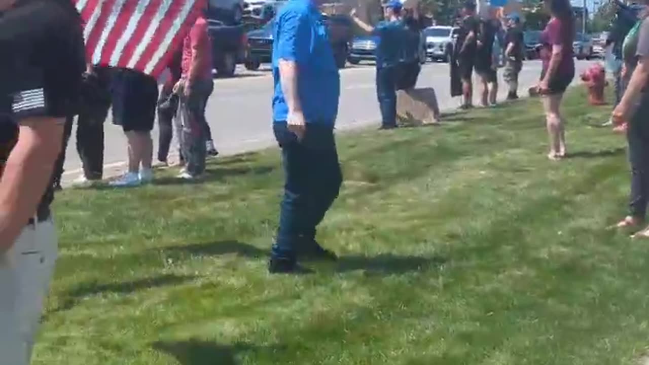 No Kings Protest , Fenix Ammo