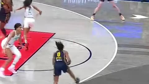 Caitlin Clark Pulling Logo Threes Like Steph Curry 😱🔥 #ClarkRange #LogoShots