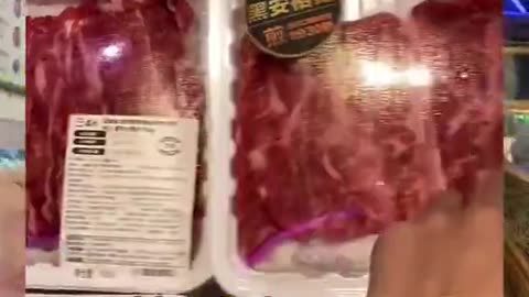 A Chinese influencer talks about how American tariffs are affecting Chinese customers