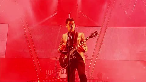 Brianstorm - Arctic Monkeys (live)