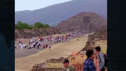 🛸🏞️ UFOs Flying Right Above the Pyramids | TheTruthAbove