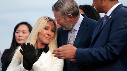 Anti-Trump Republican Running Scared - Trump Drops Hammer