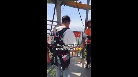 Bungee Jumping gone wrong 😳😳