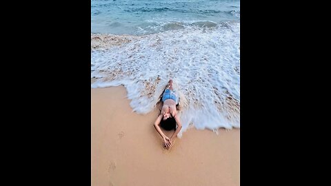 Relaxing Sri Lankan Sea Waves – A Tropical Escape to Tranquility! 🇱🇰
