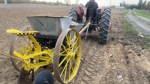1920s John Deere Hoover Tater Planter